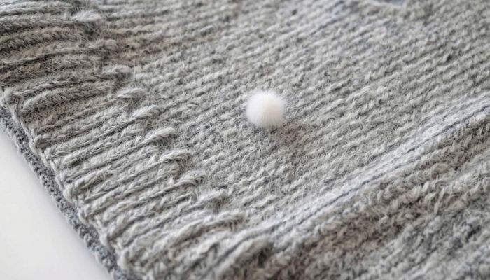 How to Get the Fuzz Balls Off of Sweaters?