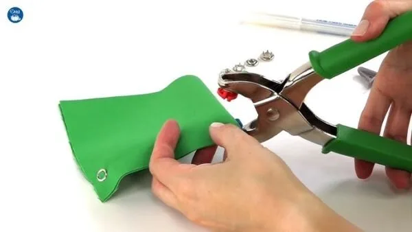 snap pliers setting prong snap on fabric